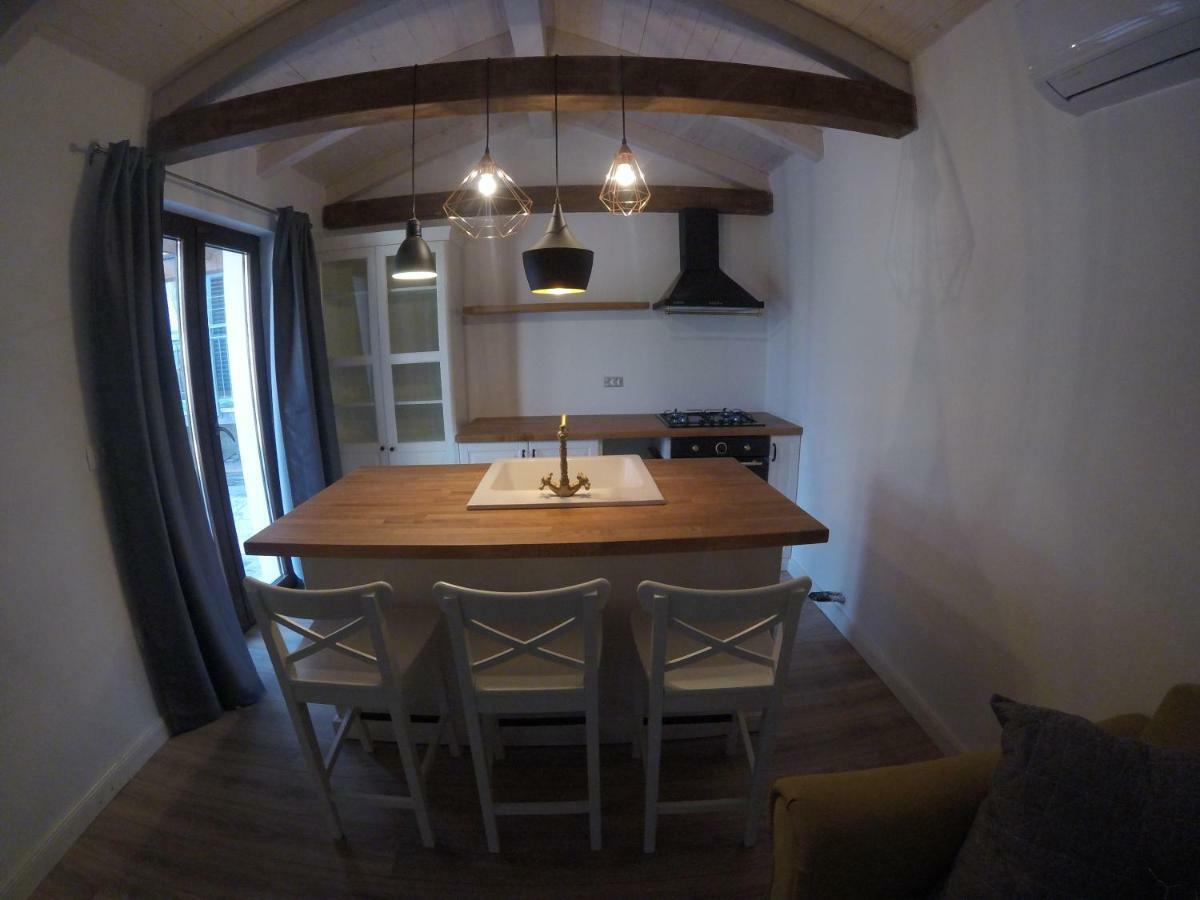 Apartments Romy พูลา ภายนอก รูปภาพ