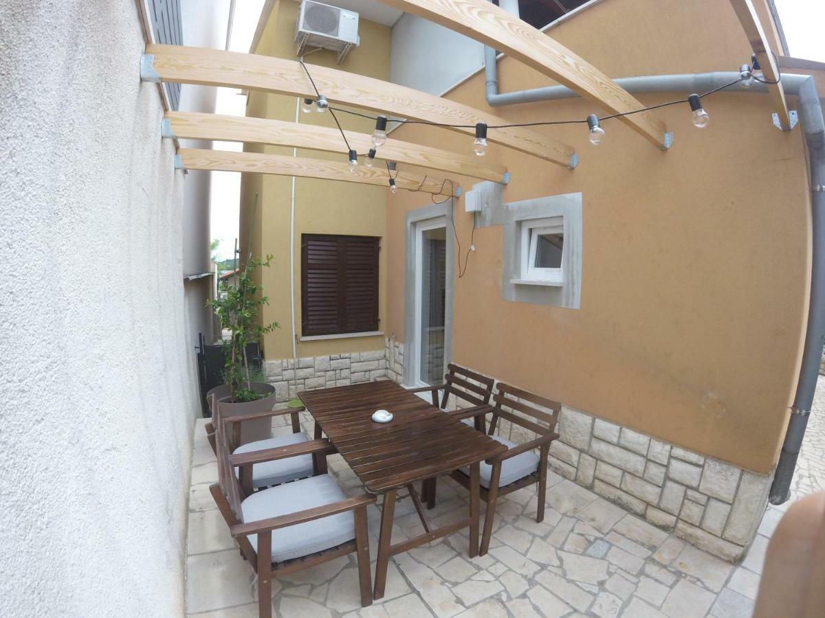 Apartments Romy พูลา ภายนอก รูปภาพ
