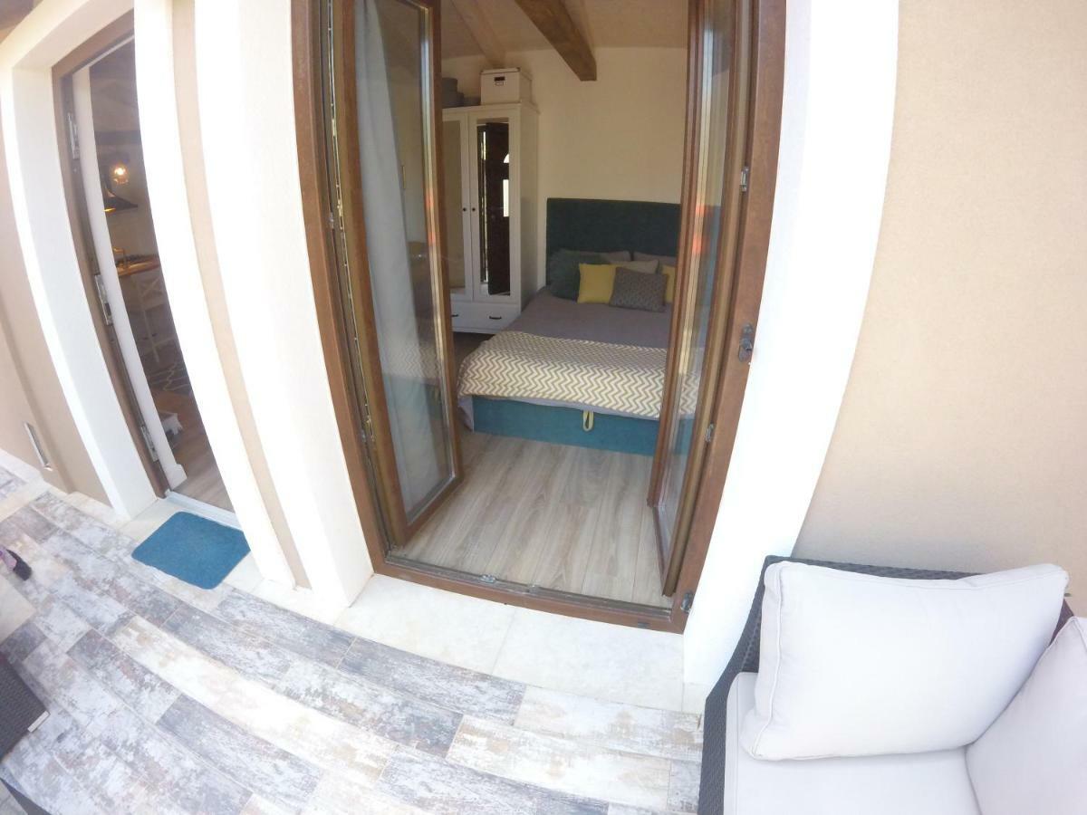 Apartments Romy พูลา ภายนอก รูปภาพ